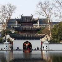江南贡院位于哪里，位于南京市秦淮区夫子庙学宫东侧！